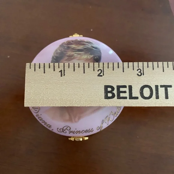 Princess Diana- Music Box with certificate of Authenticity - Picture 7 of 9